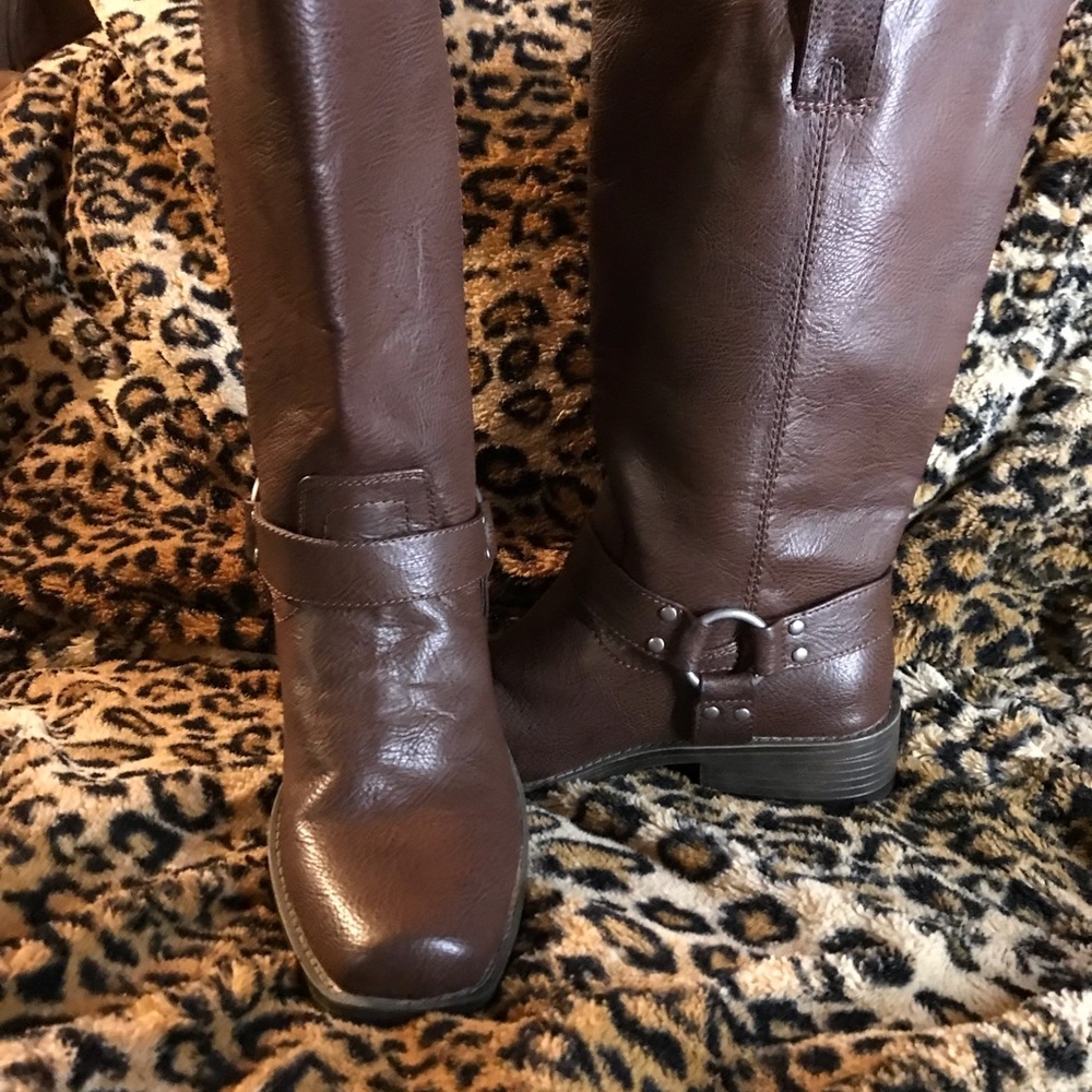 Square Toed Boots
